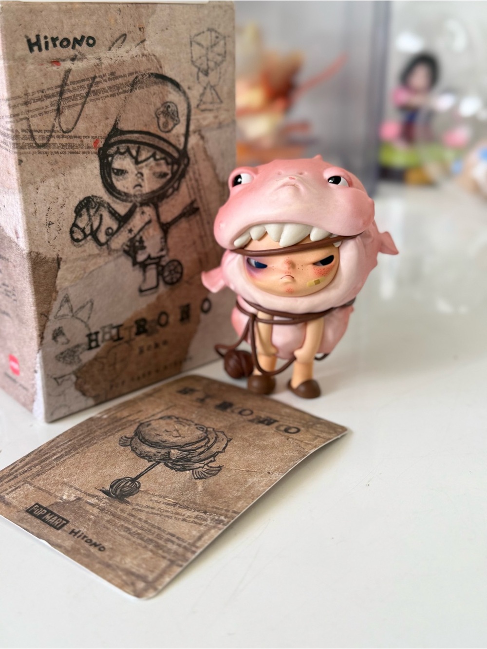 HIRONO echo series Back off. Pink Creature Vinyl Art Figure - Picture 4 of 4